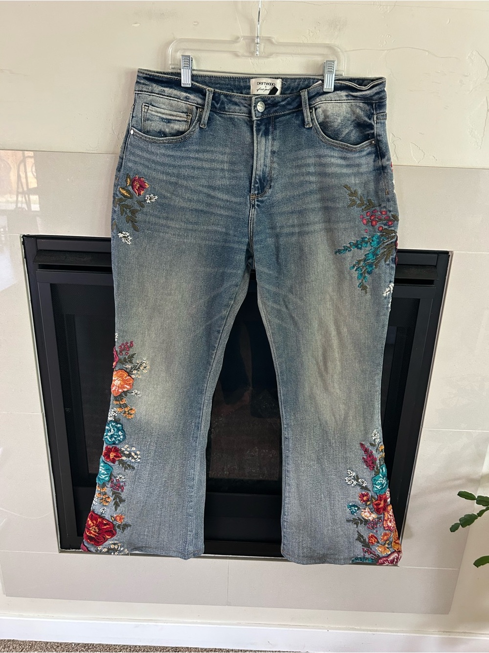 ▶️ Driftwood x Free People Embroidered Floral Crop Flare Jeans Womens 34 Boho - Picture 16 of 16